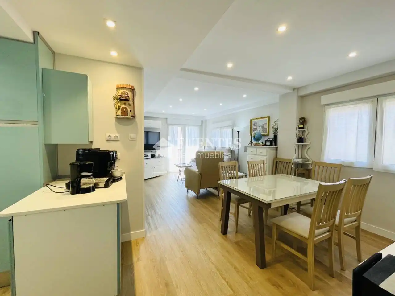 Vista exterior de Piso en venta en Alicante / Alacant con Aire acondicionado, Calefacción y Terraza
