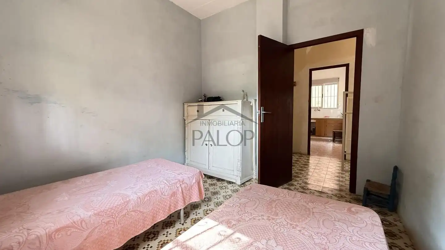 Dormitori de Casa o xalet en venda en Alzira amb Jardí privat, Terrassa i Traster