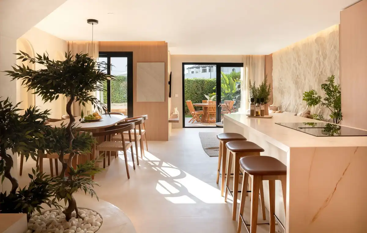 Reihenhaus mit Pool zum Verkauf in Nueva Andalucía, imagen 2