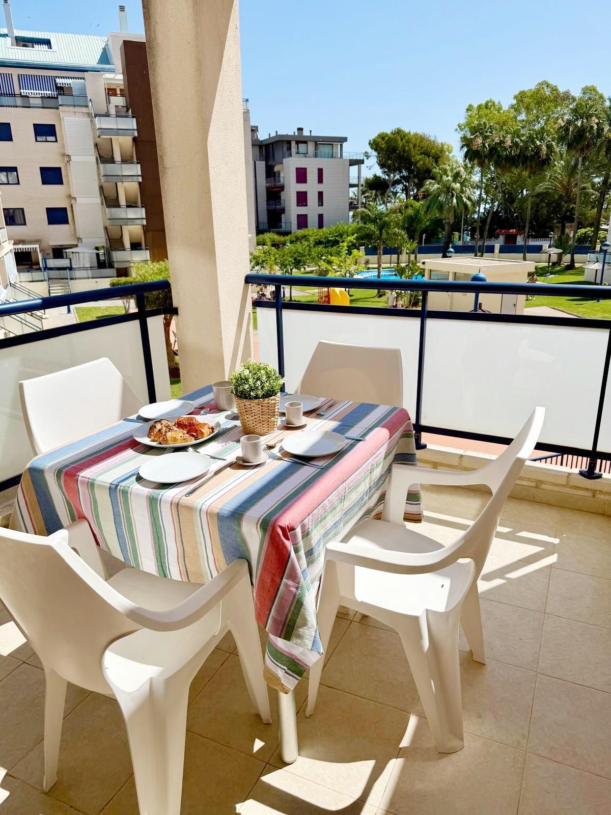 Terrassa de Apartament de lloguer en Dénia amb Aire condicionat, Calefacció i Jardí privat