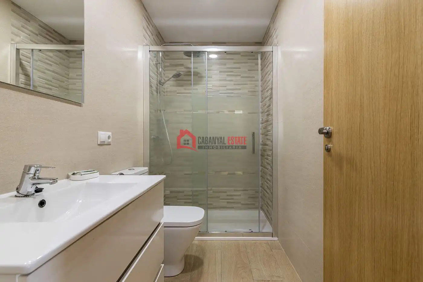 Baño de Apartamento en venta en Valencia con Aire acondicionado y Amueblado