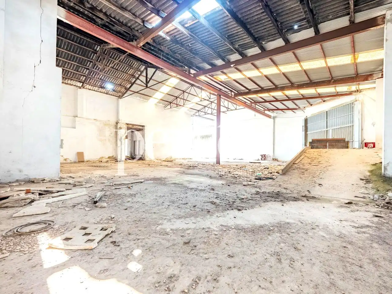 Nau industrial en venda en Manises