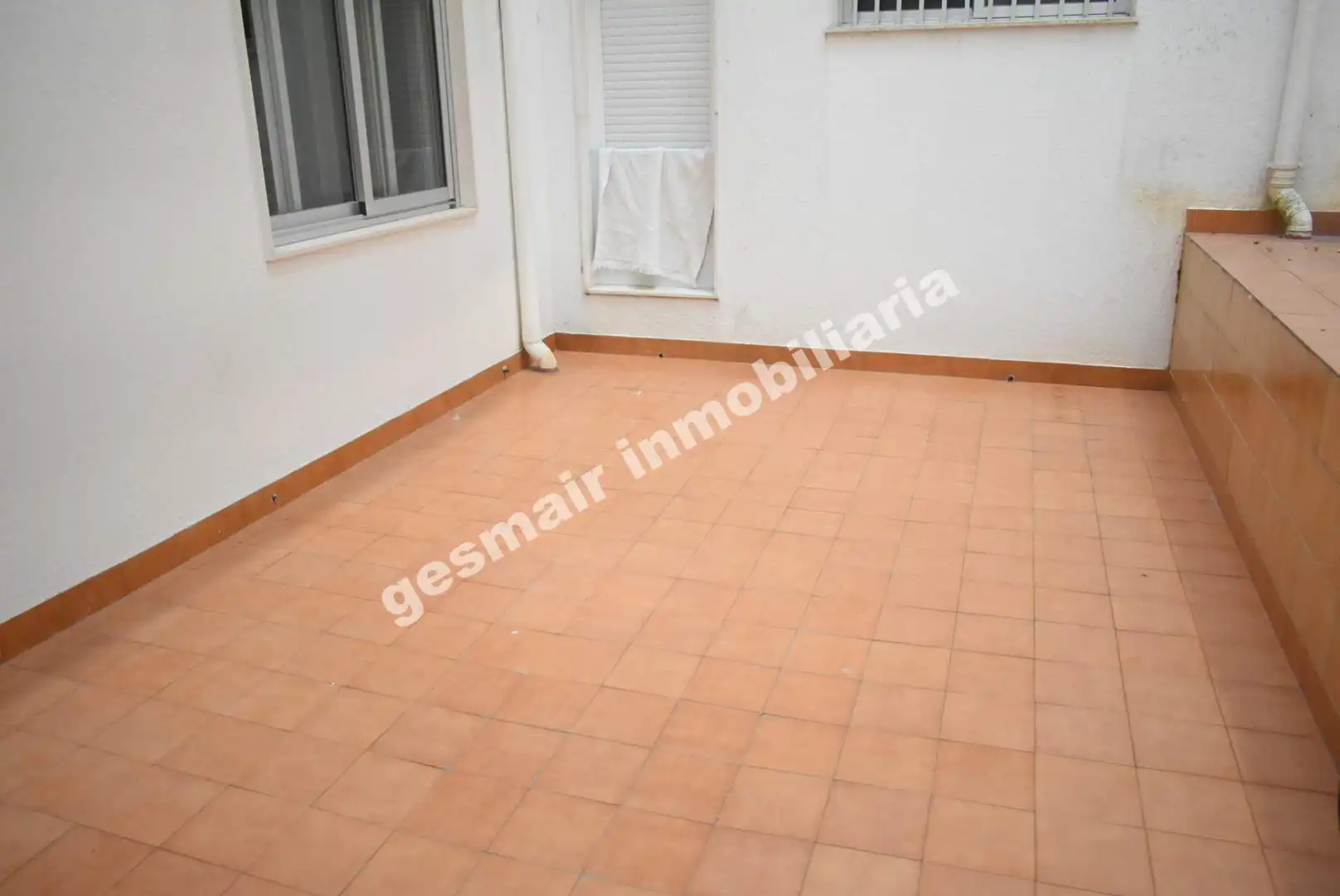 Dormitori de Pis en venda en Pontevedra Capital  amb Parquet, Terrassa i Traster