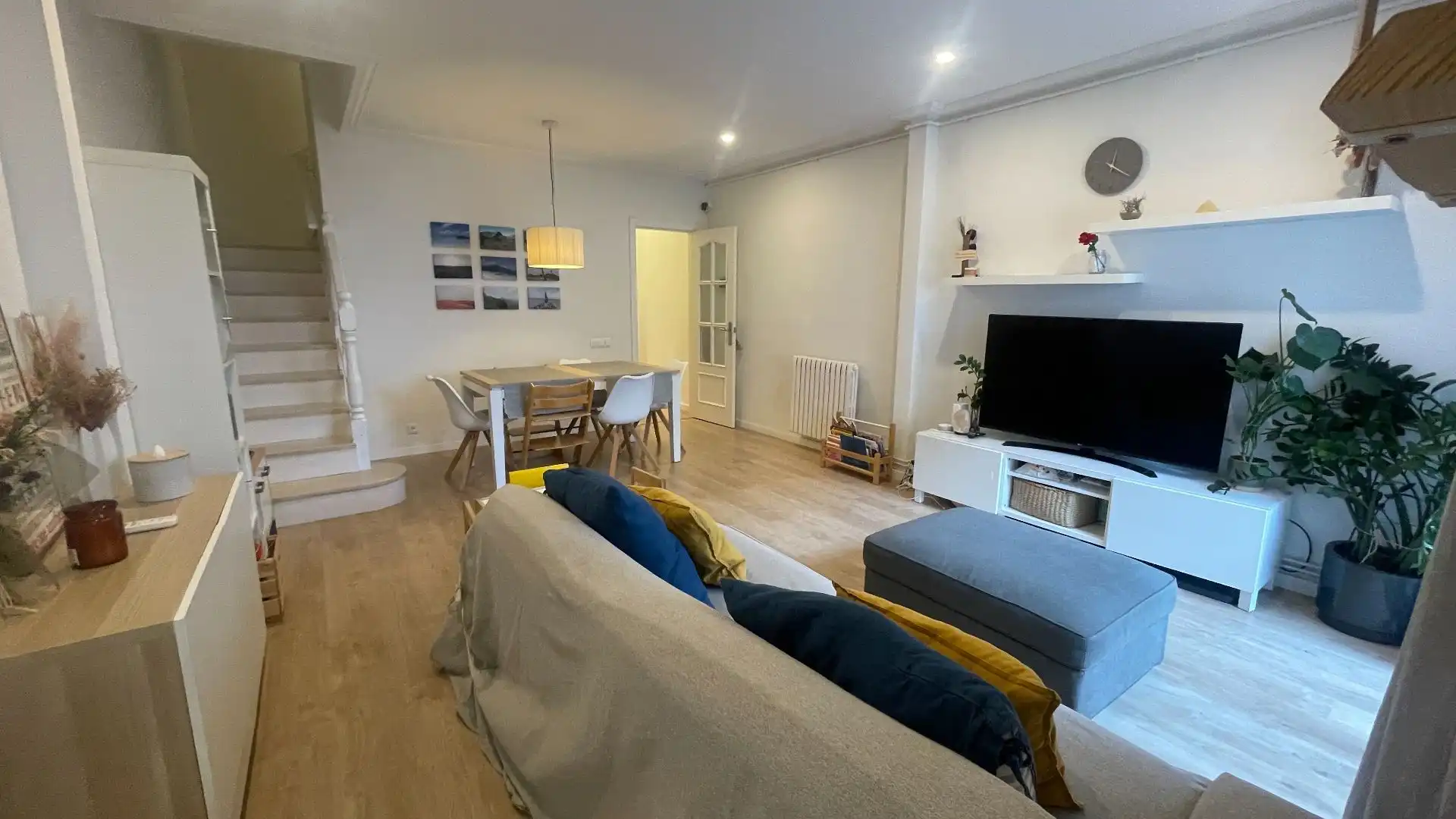 Living room of Houses for rent in Terrassa  with Air Conditioner, Heating and Private garden