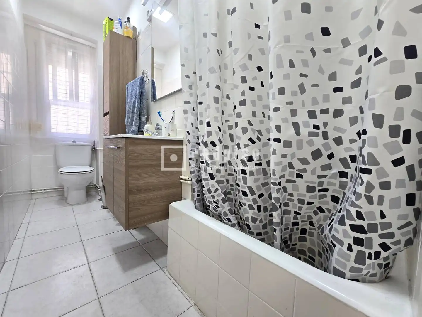 Bathroom of Flat for sale in Madrid  with Air Conditioner, Heating and Terrace