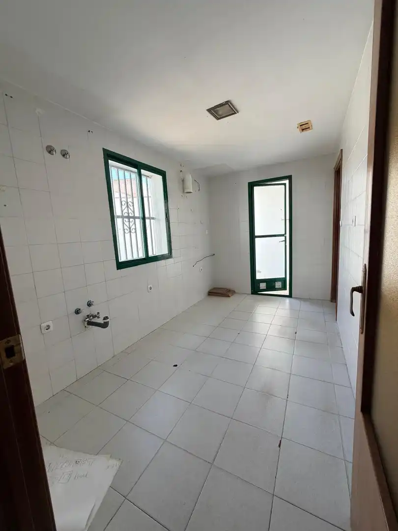 Kitchen of Houses for sale in Valdelacalzada