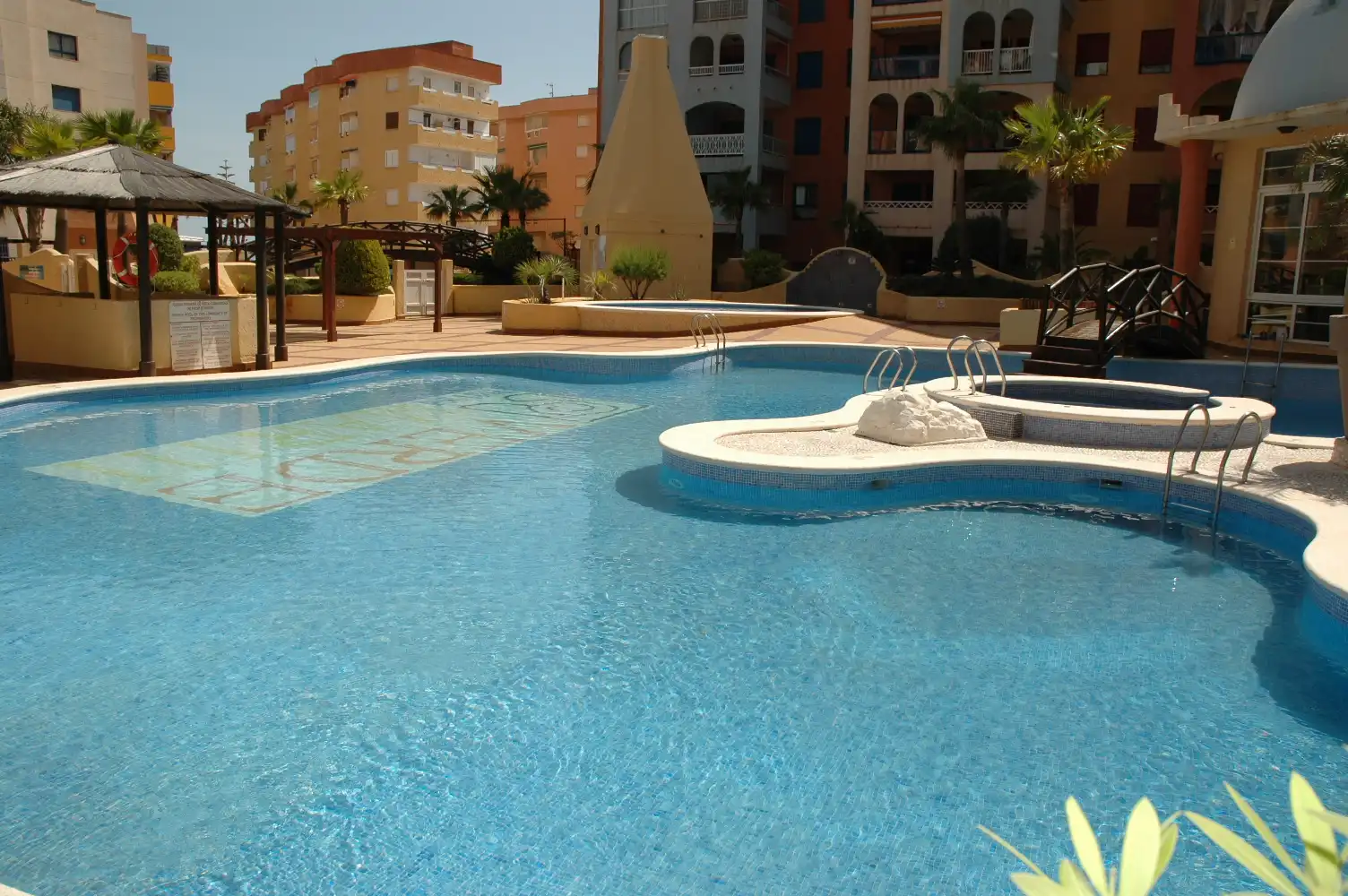 Piscina de Piso en venta en Cartagena con Aire acondicionado, Amueblado y Horno