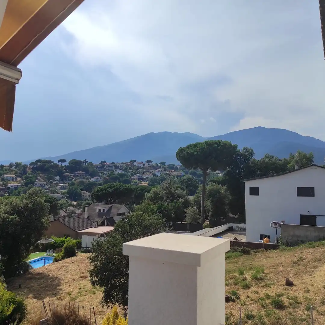 Vista exterior de Casa o xalet en venda en Riells i Viabrea amb Calefacció, Jardí privat i Terrassa