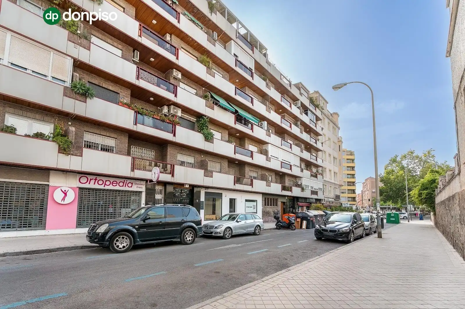 Vista exterior de Piso en venta en Granada