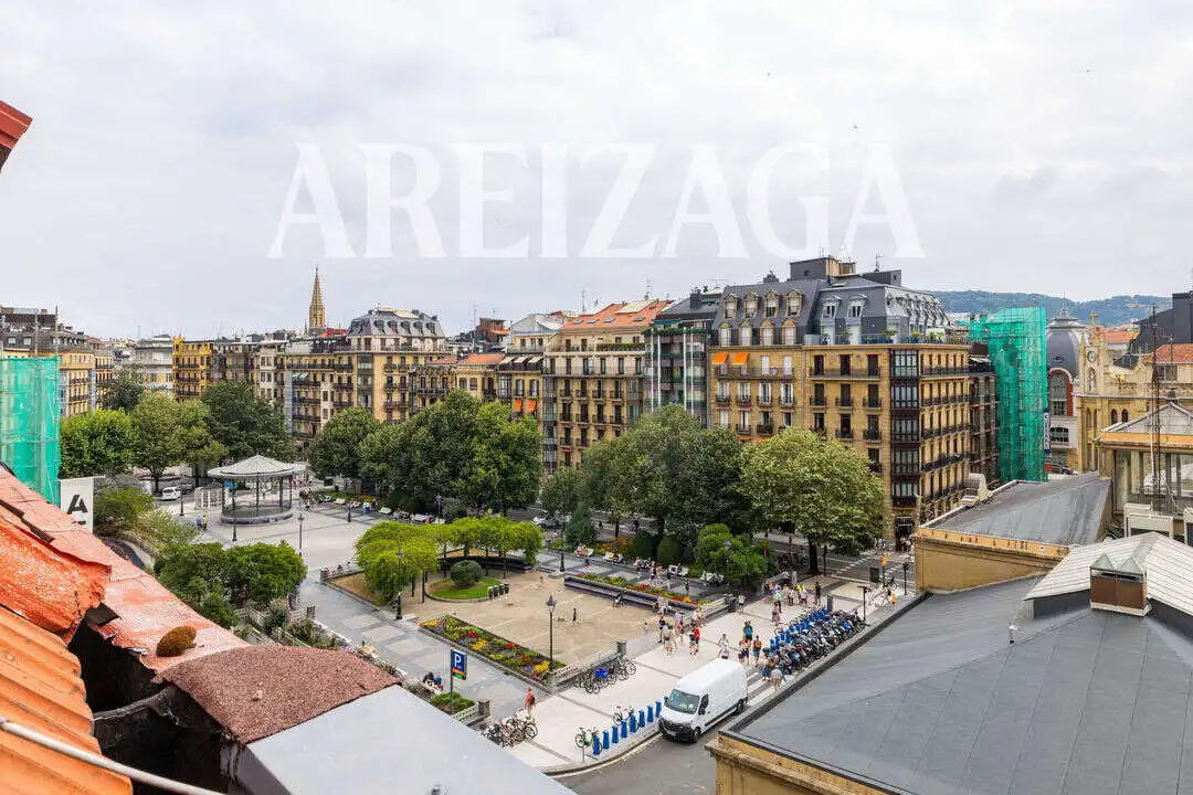 Vista exterior de Ático en venta en Donostia - San Sebastián  con Calefacción y Amueblado