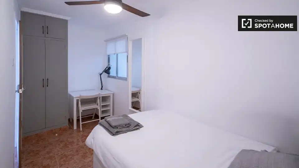 Room in El Cabanyal - El Canyamelar
