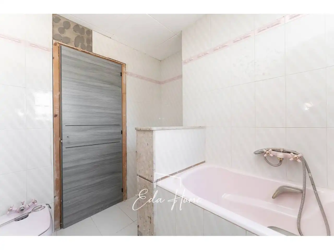 Bathroom of Houses for sale in Cunit  with Private garden, Terrace and Furnished