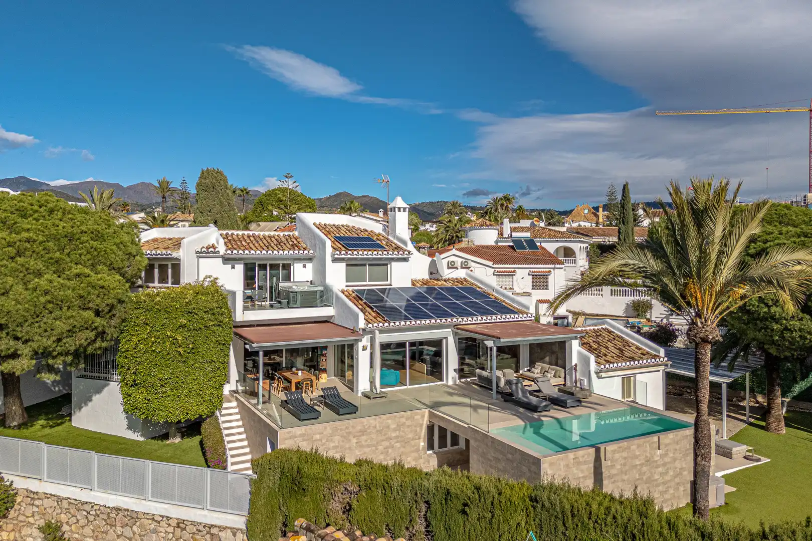 Vista exterior de Casa o chalet en venta en Marbella con Aire acondicionado, Jardín privado y Terraza