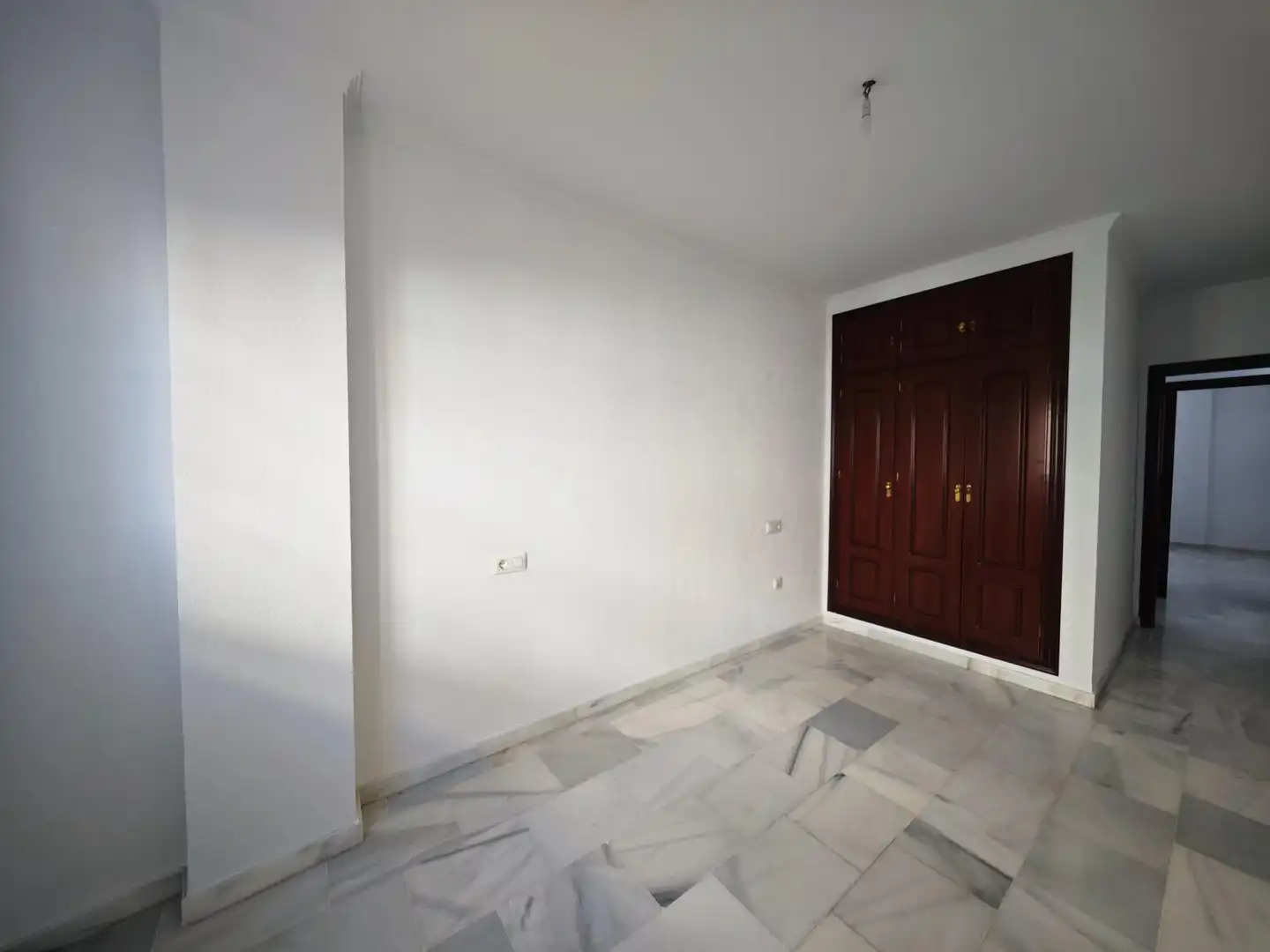 Habitación de Piso en venta en Chiclana de la Frontera con Aire acondicionado y Balcón