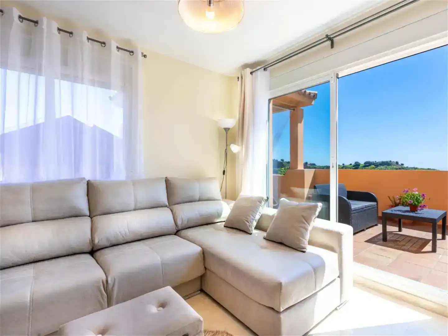 Sala de estar de Ático en venta en Mijas con Aire acondicionado y Piscina