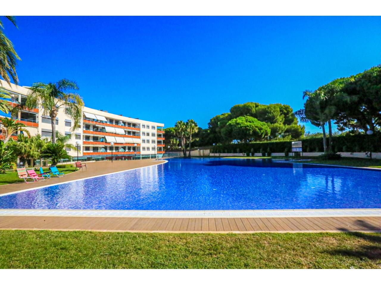 Piscina de Casa adosada en venda en Cambrils amb Aire condicionat, Jardí privat i Parquet