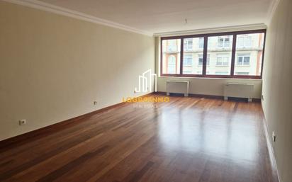 Living room of Flat to rent in  Logroño  with Air Conditioner, Heating and Storage room