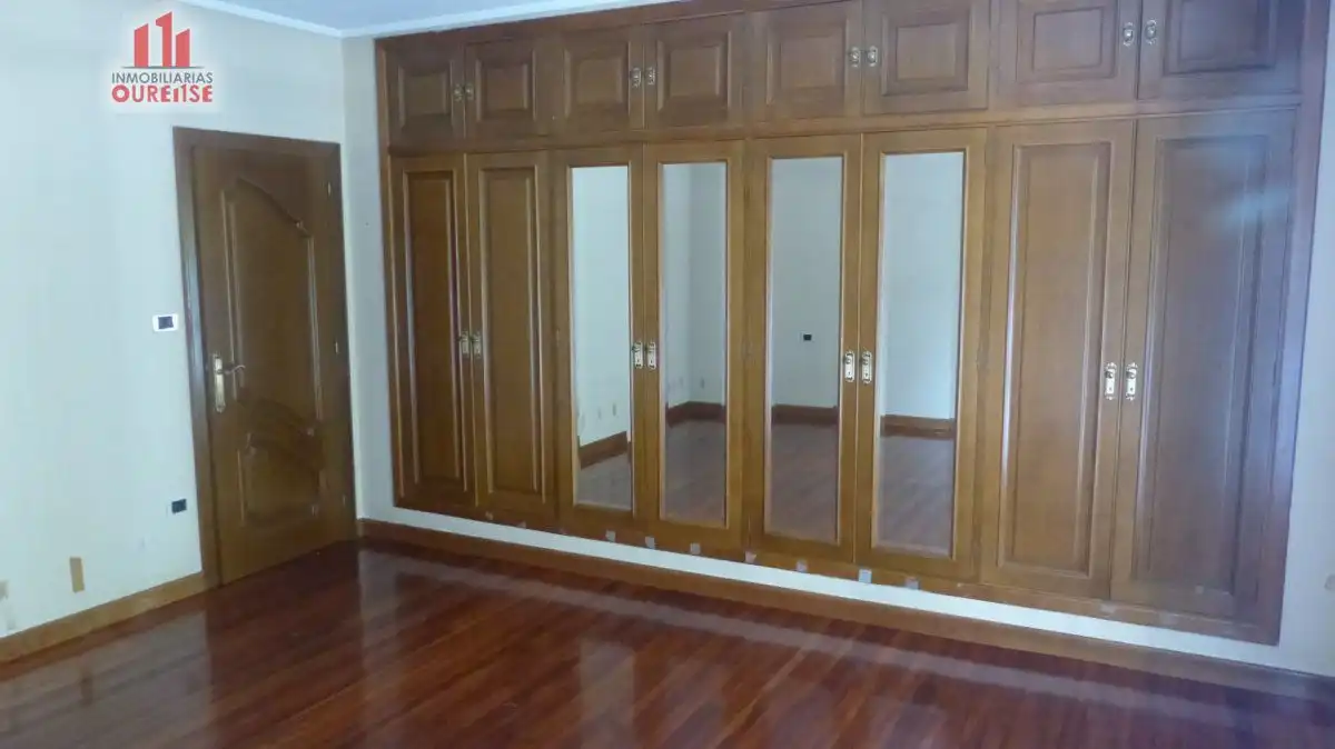 Bedroom of Houses for sale in Ourense Capital   with Heating, Terrace and Storage room