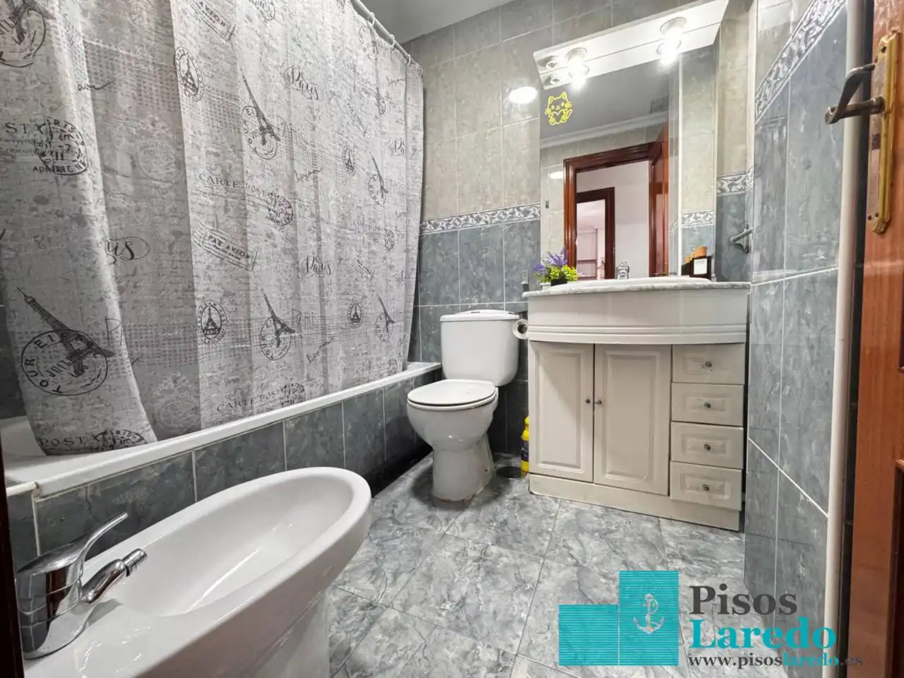 Bathroom of Flat for sale in Bárcena de Cicero  with Heating, Terrace and Furnished