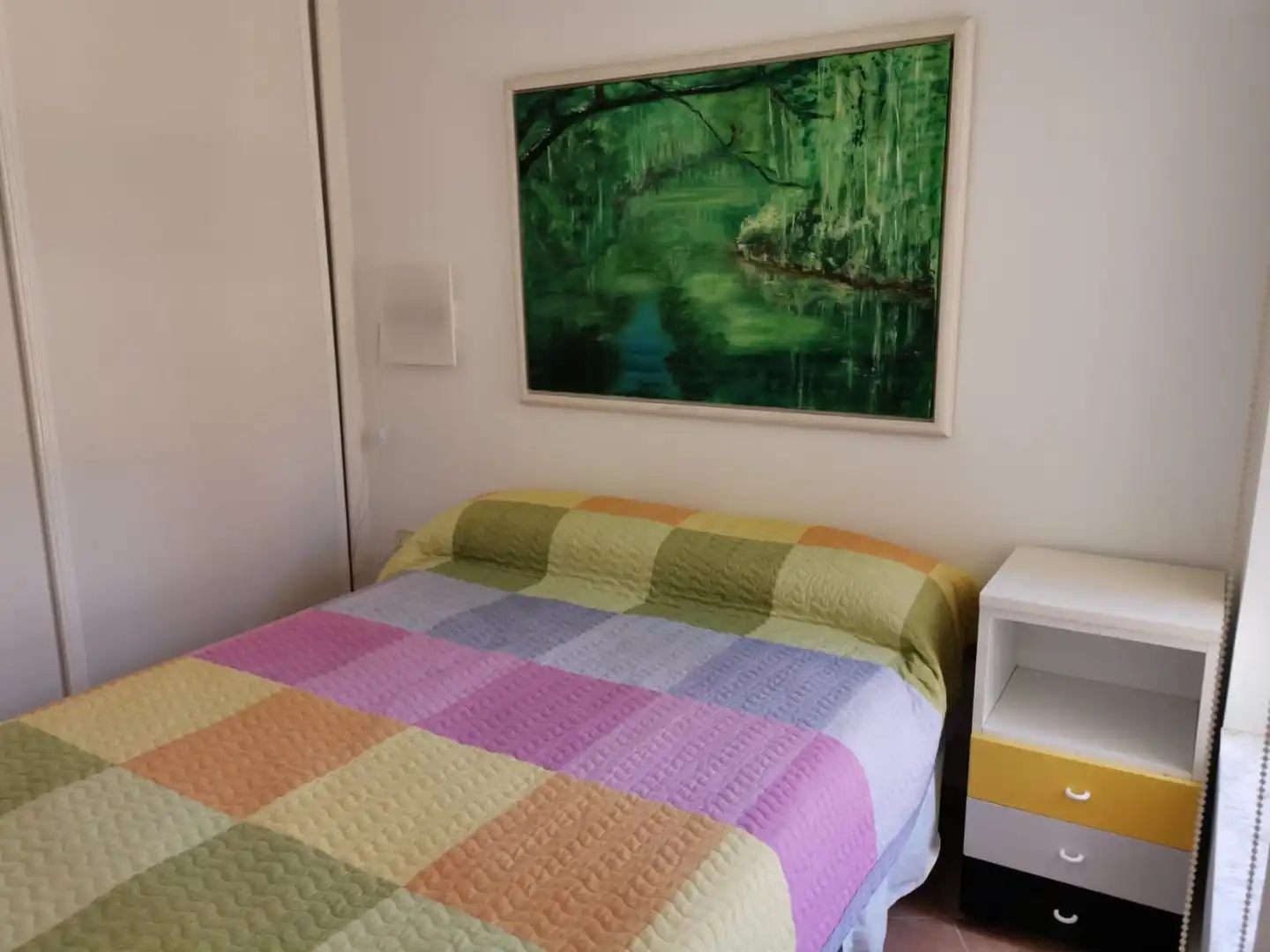 Dormitori de Apartament en venda en Algarrobo amb Moblat