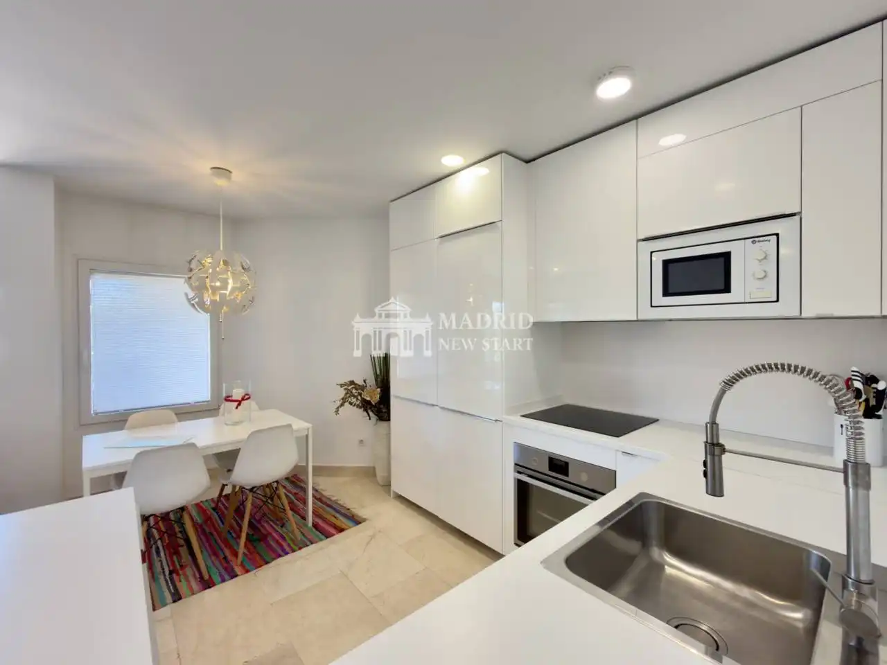 Cocina de Dúplex de alquiler en Madrid con Aire acondicionado, Calefacción y Amueblado