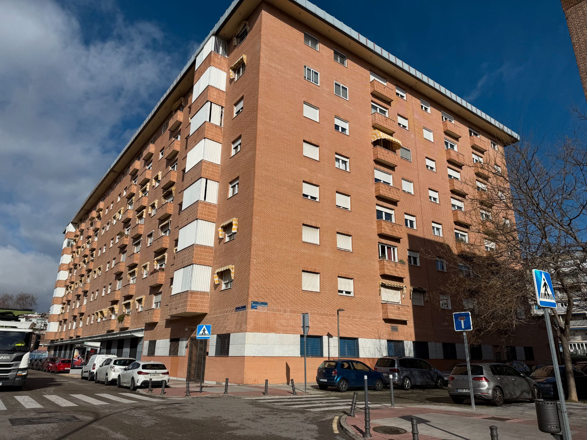 Vista exterior de Pis en venda en Alcorcón amb Calefacció, Jardí privat i Moblat