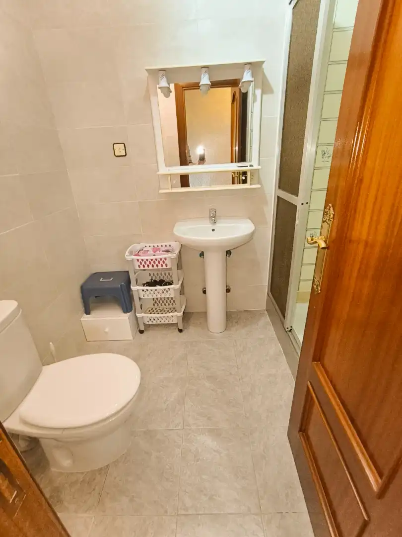 Baño de Piso de alquiler en Palencia con Calefacción, Parquet y Terraza