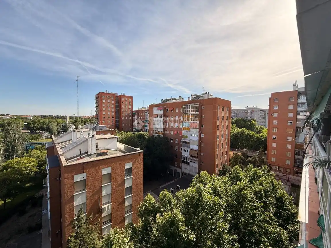 Außenansicht von Wohnung zum Verkauf in Madrid mit Klimaanlage, Heizung und Parkett