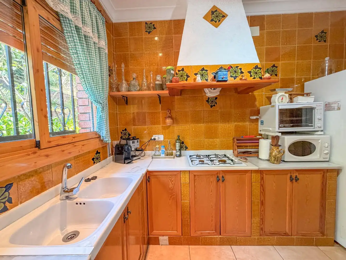Cuina de Casa o xalet en venda en Castellví de Rosanes amb Aire condicionat, Calefacció i Jardí privat