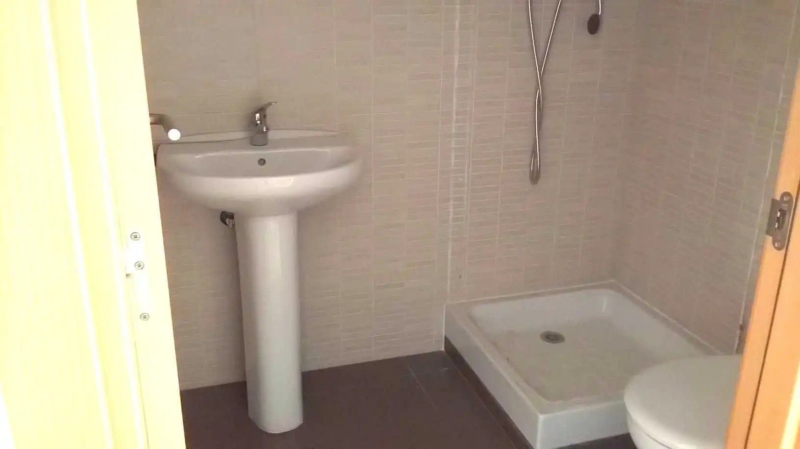 Badezimmer von Wohnung zum Verkauf in Montgat mit Klimaanlage und Heizung