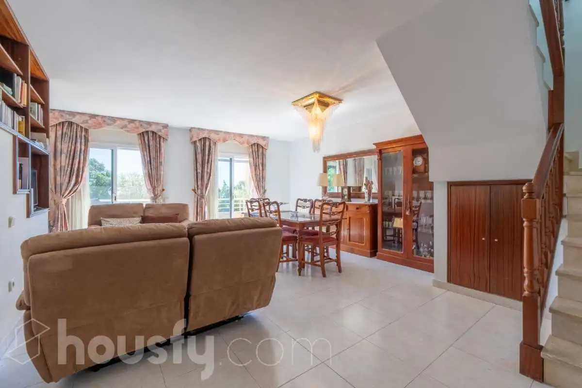 Living room of Houses for sale in Vilanova i la Geltrú  with Air Conditioner, Heating and Private garden