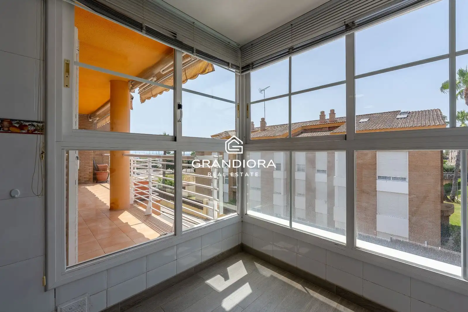 Außenansicht von Maisonette zur Miete in Sant Andreu de Llavaneres mit Klimaanlage, Terrasse und Schwimmbad