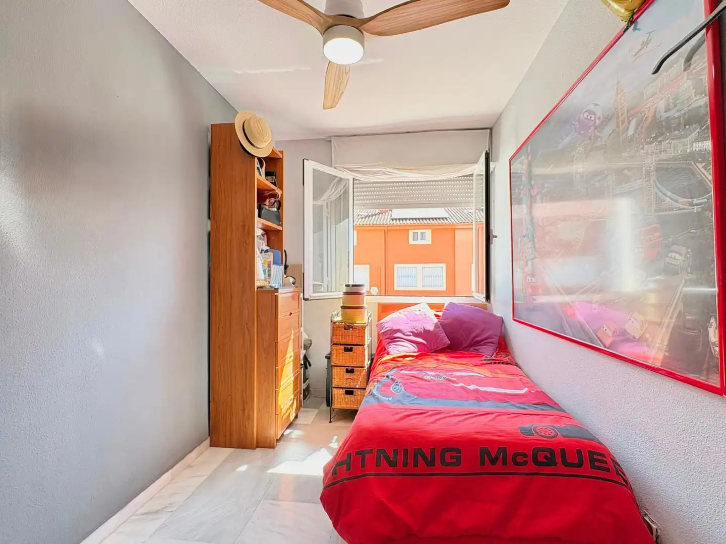 Schlafzimmer von Einfamilien-Reihenhaus zum Verkauf in Marbella mit Heizung, Terrasse und Balkon