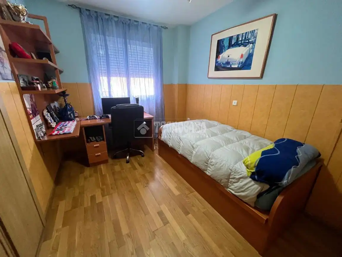 Habitación de Piso en venta en Humanes de Madrid con Calefacción, Trastero y Balcón