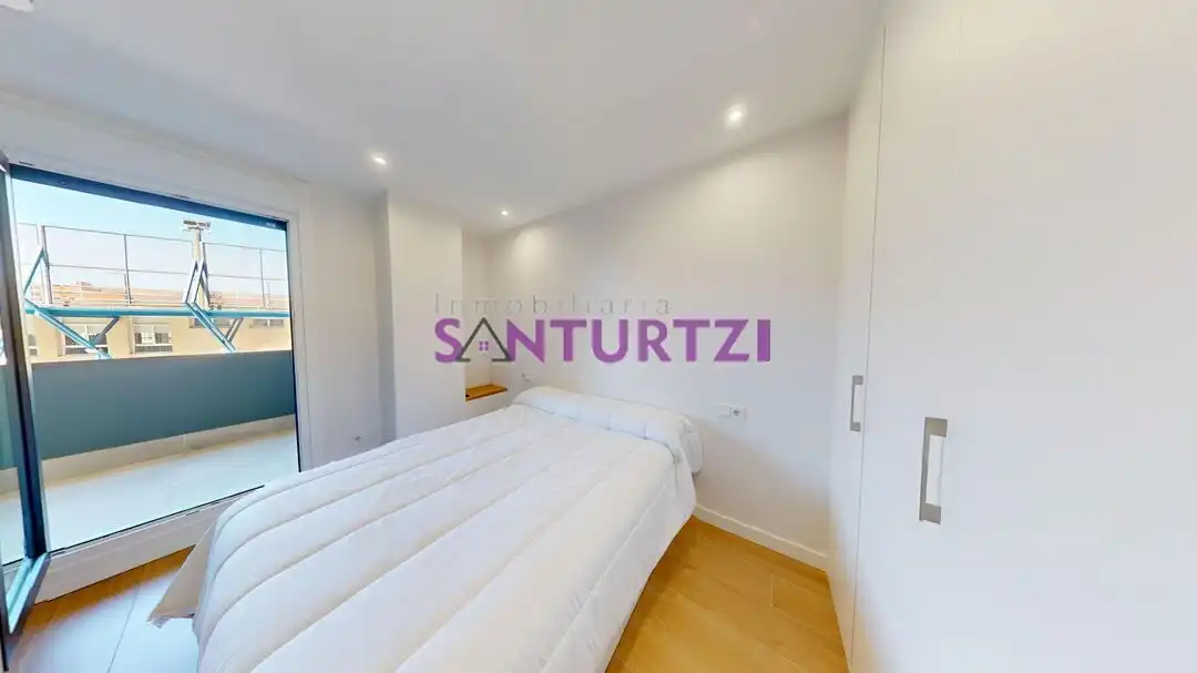 Schlafzimmer von Wohnung zum Verkauf in Santurtzi  mit Heizung, Terrasse und Möbliert