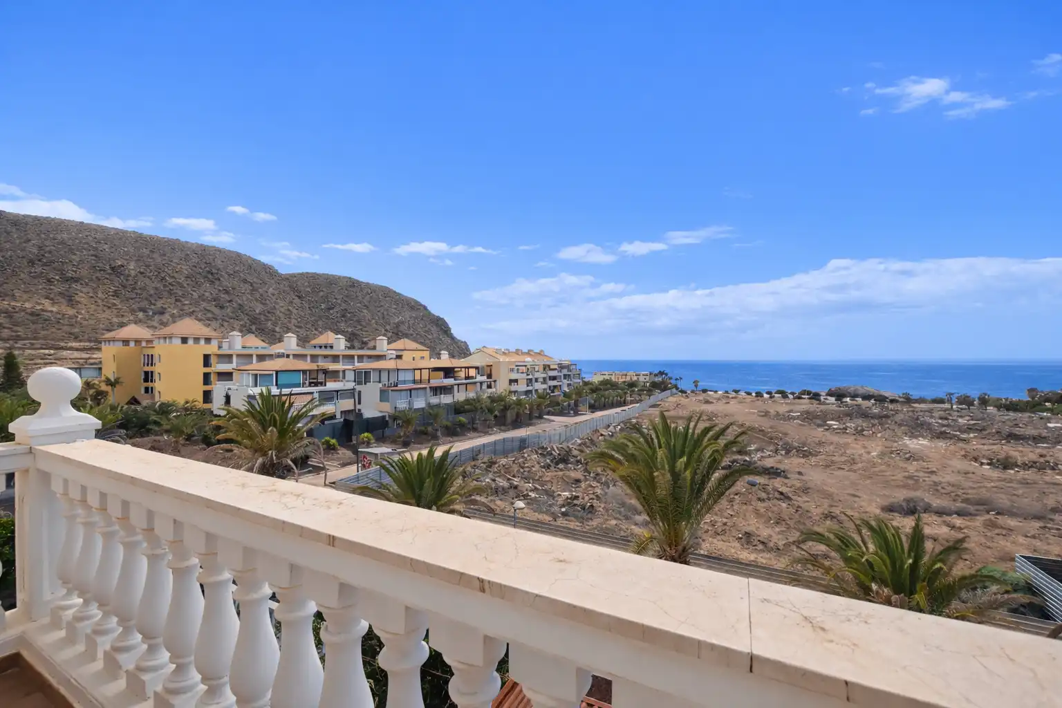 Vista exterior de Apartamento en venta en Arona con Terraza, Amueblado y Horno