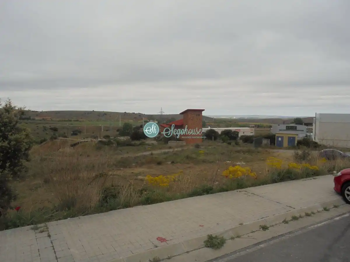 Industriegrundstück zum Verkauf in El Cerro - Carretera de San Rafael