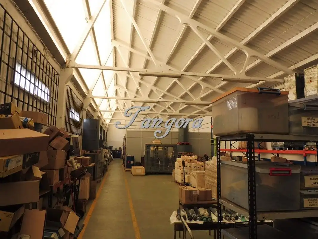 Nave industrial en venta en Derio
