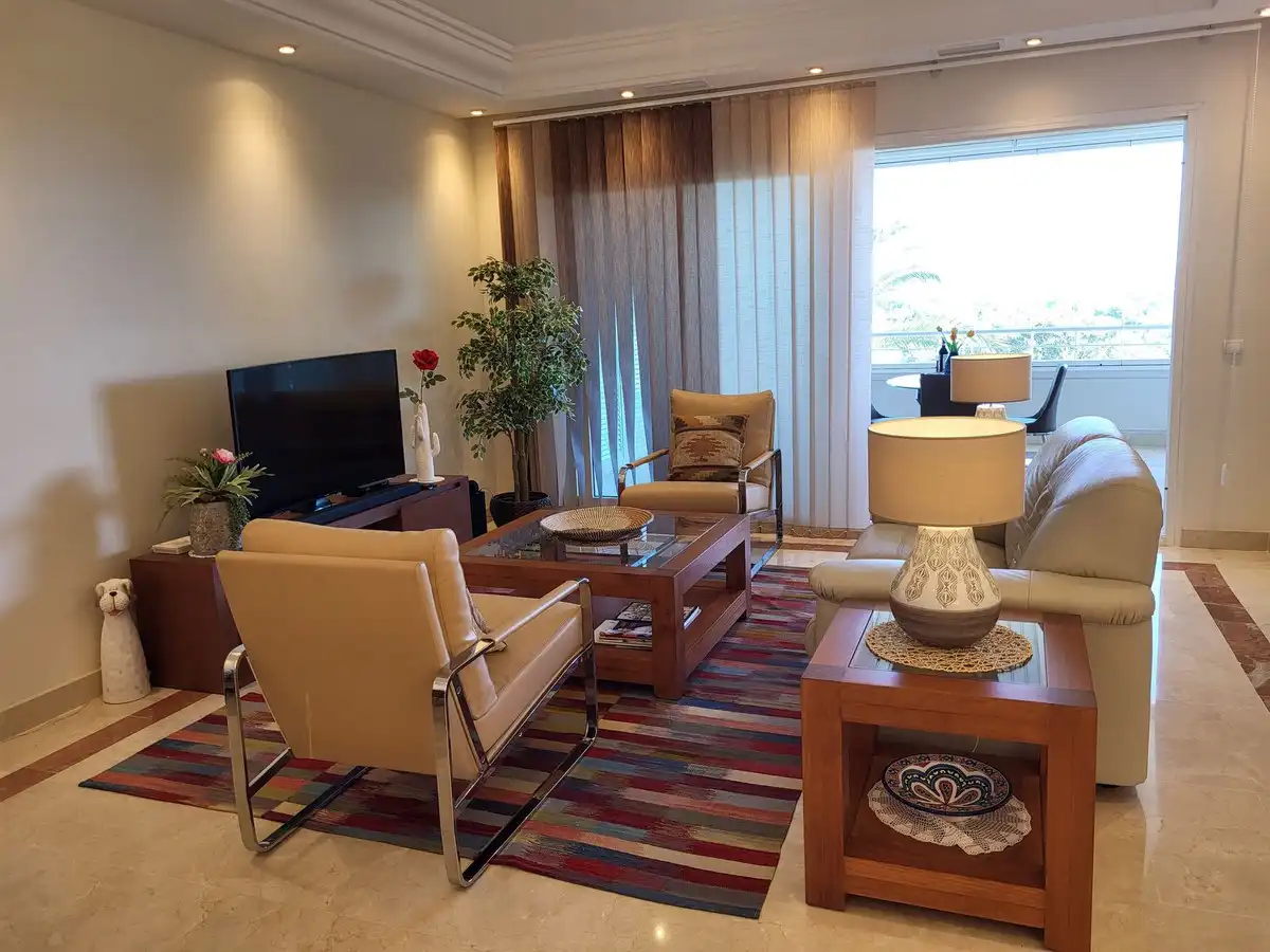 Apartamento con piscina en venta en Nueva Andalucía, imagen 3