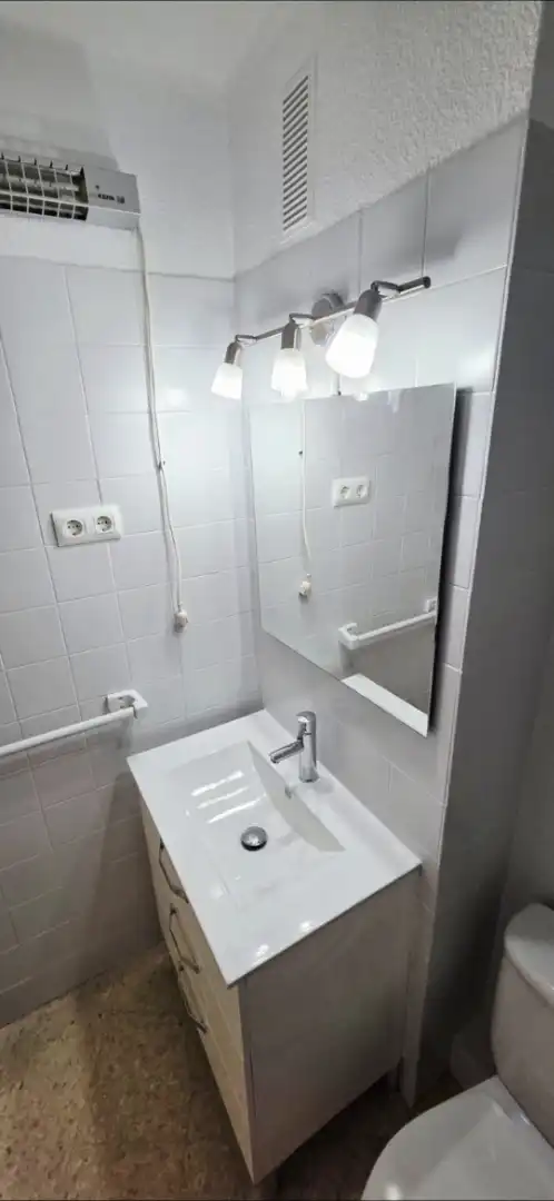 Bathroom of Study for rent in Torrox  with Air Conditioner, Heating and Furnished