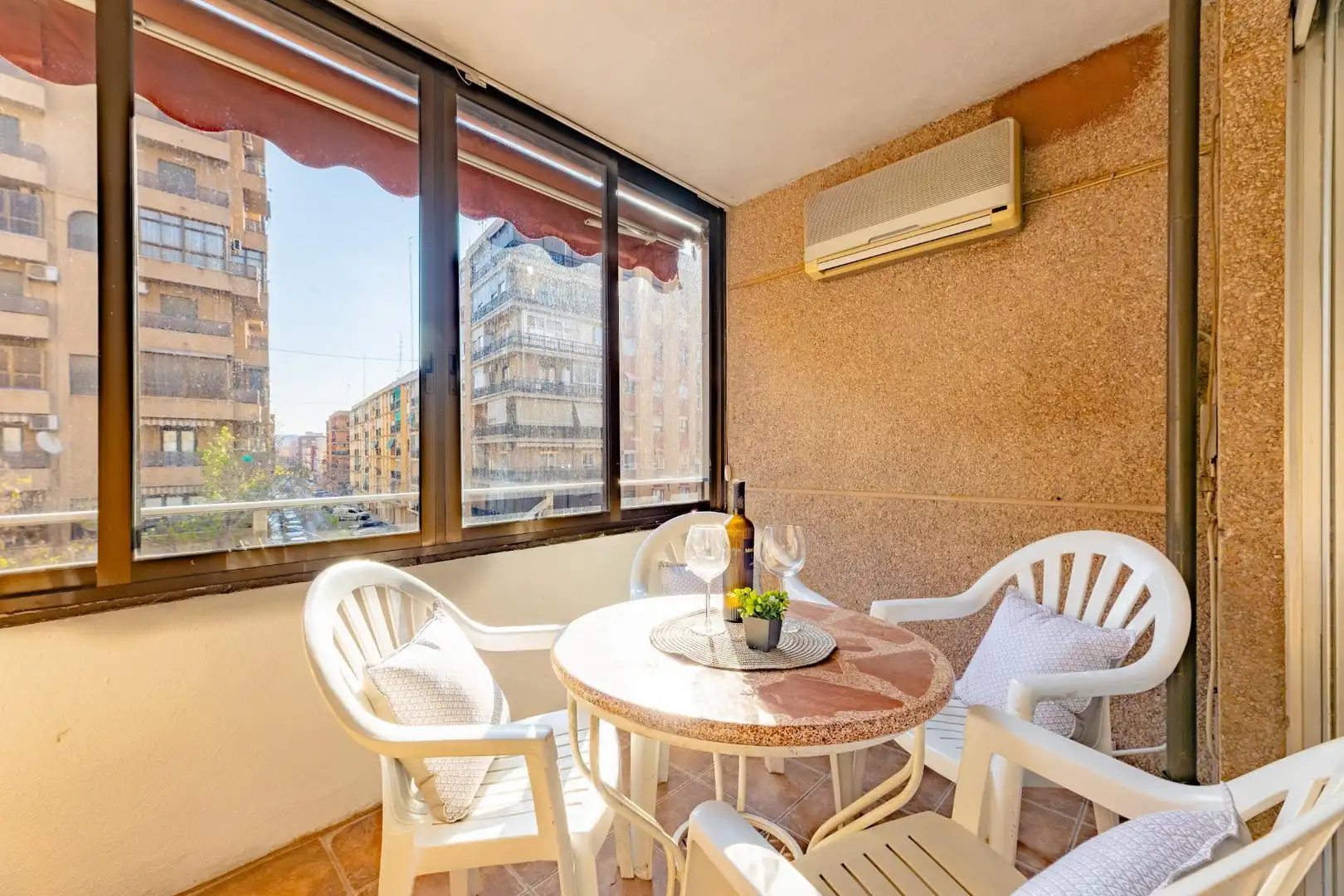 Terraza de Piso en venta en Valencia con Trastero, Balcón y Alarma