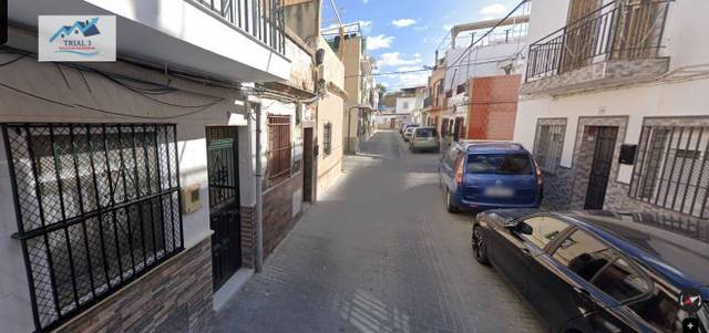 Casa adosada en Venta en Calle PIO BAROJA en La Plata