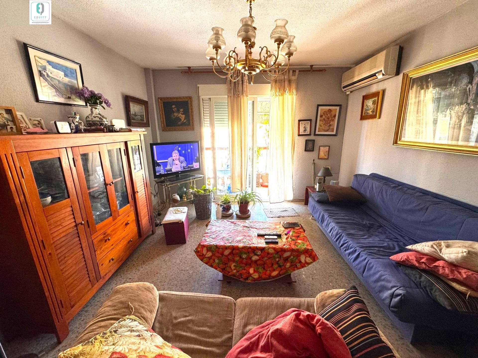 Sala d'estar de Pis en venda en  Granada Capital amb Aire condicionat, Calefacció i Balcó