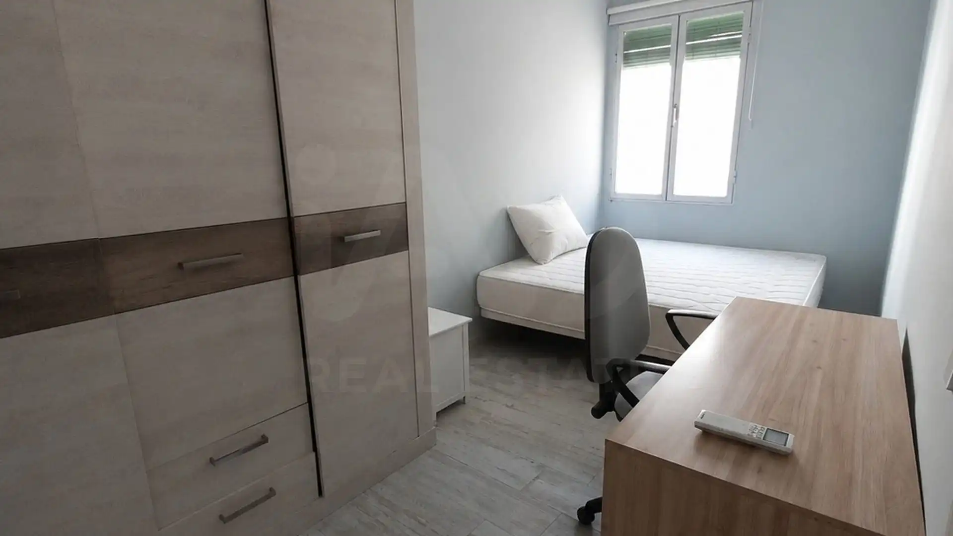 Schlafzimmer von Wohnung zur Miete in Madrid mit Klimaanlage