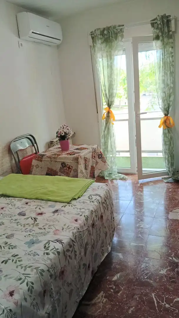 Habitación de Piso para compartir en Madrid con Aire acondicionado, Calefacción y Jardín privado