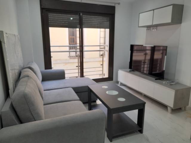 Piso en Alquiler en Calle Velarde en Centro