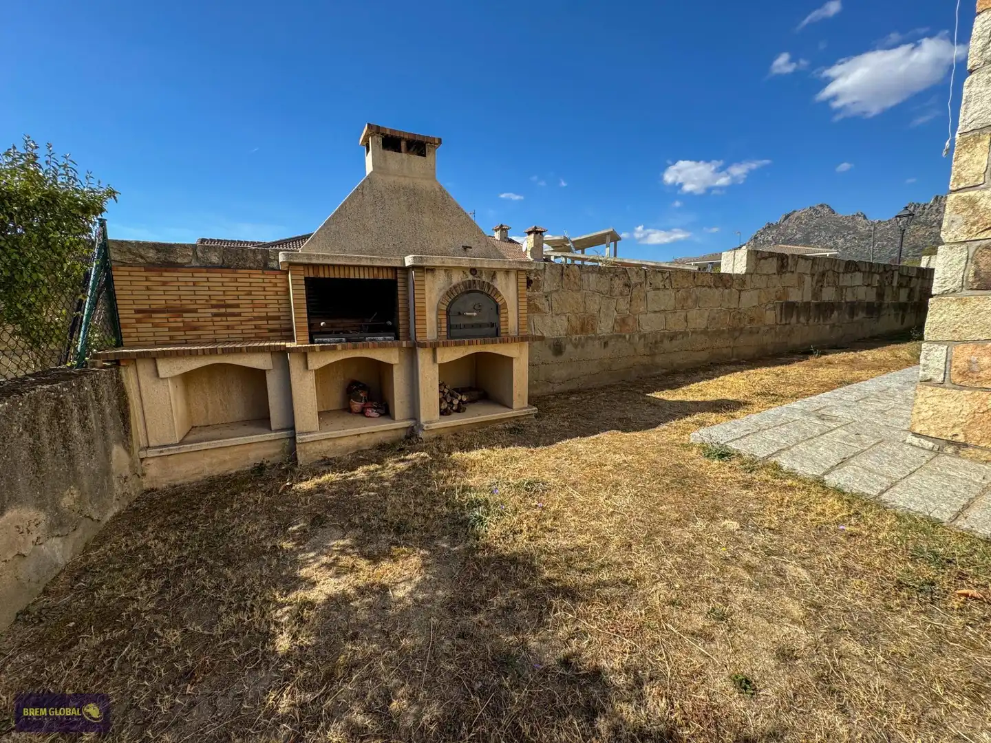 Houses for sale in La Cabrera  with Heating, Private garden and Swimming Pool