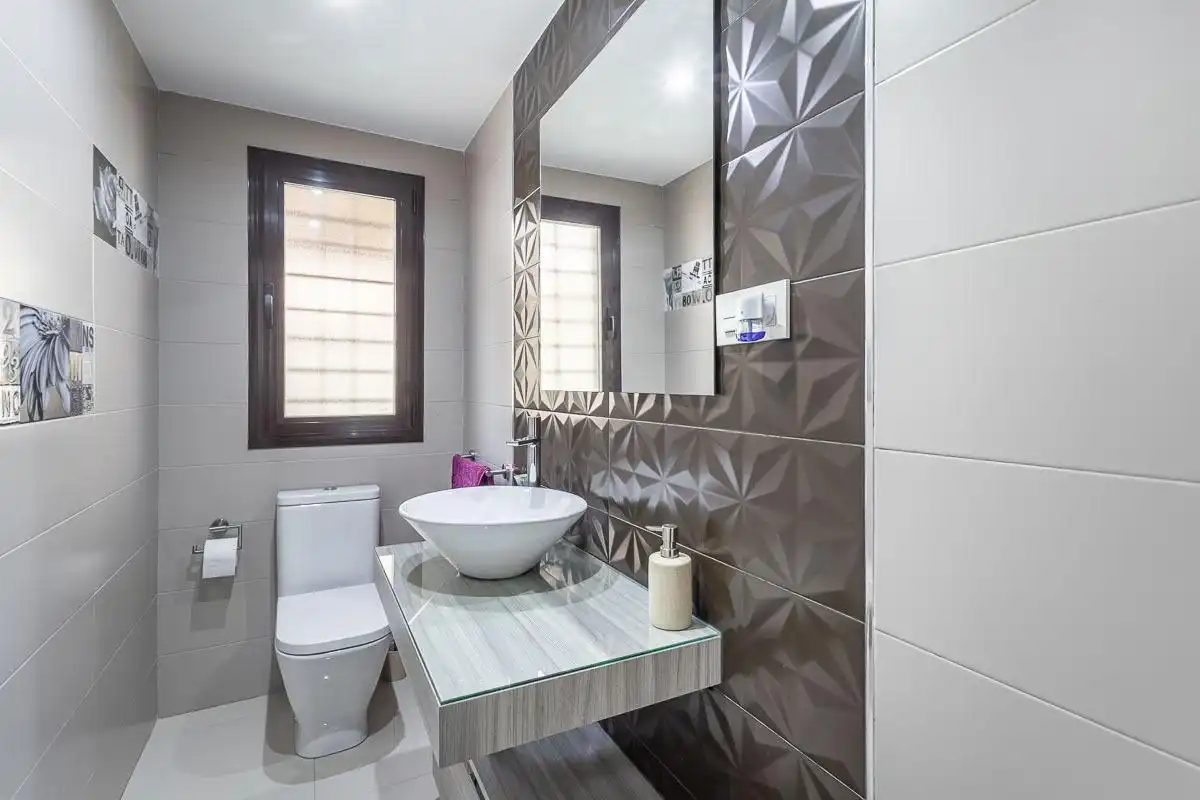 Baño de Casa o chalet en venta en Maracena con Aire acondicionado, Calefacción y Terraza