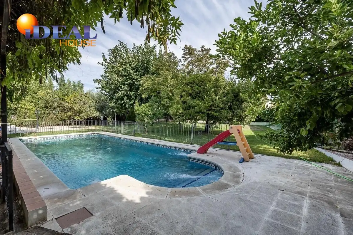 Casa con piscina en venta en Ogíjares, imagen 2