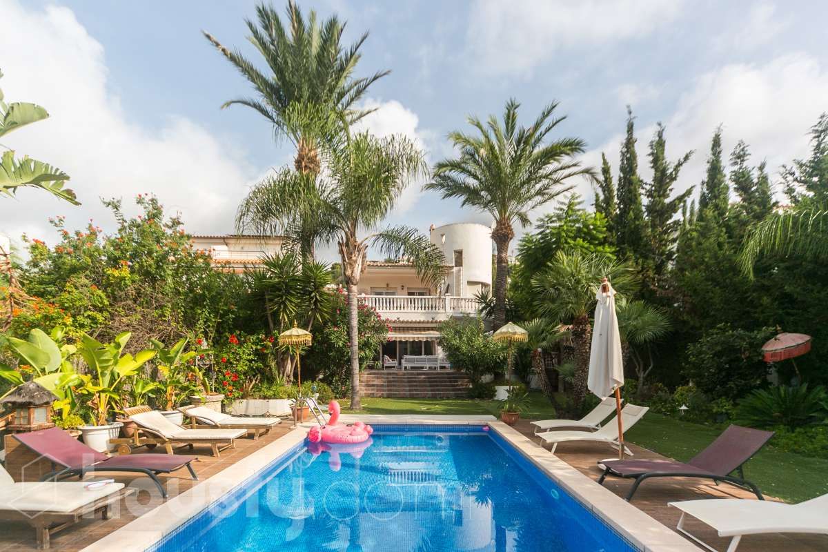 Garden of House or chalet for sale in Sitges  with Air Conditioner, Heating and Private garden